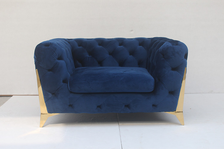 China 245cm Length Navy Blue 3 Seater Velvet Chesterfield Sofa For Villa on sale