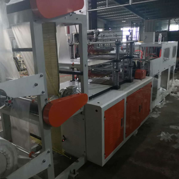  HDPE LDPE CPE PE Film Disposable Glove Making Machine for Medical Use Manufactures
