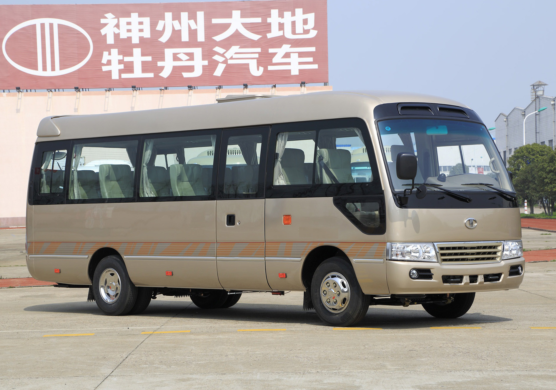  Eco - Friendly Tourist Mini Bus Diesel Engine Low Fuel Consumption Manufactures
