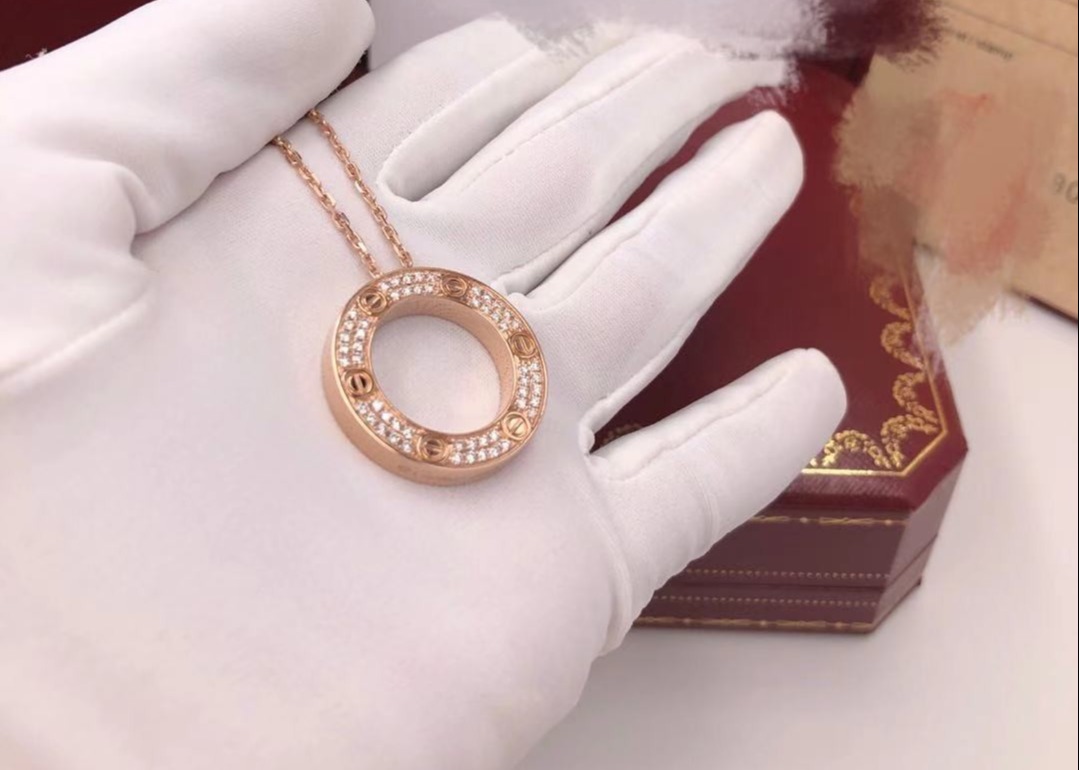  0.34 carat 18K Gold Diamond Necklace Manufactures