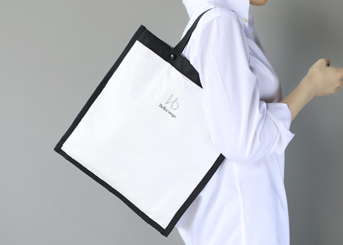 Tyvek Paper Travel Tote Bags With Top Handle Clutch Style L33.5 * H35.5cm Size