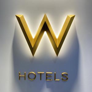  Stainless Steel Hotel Building Sign Acrylic Led Illuminated Channel Letters Manufactures