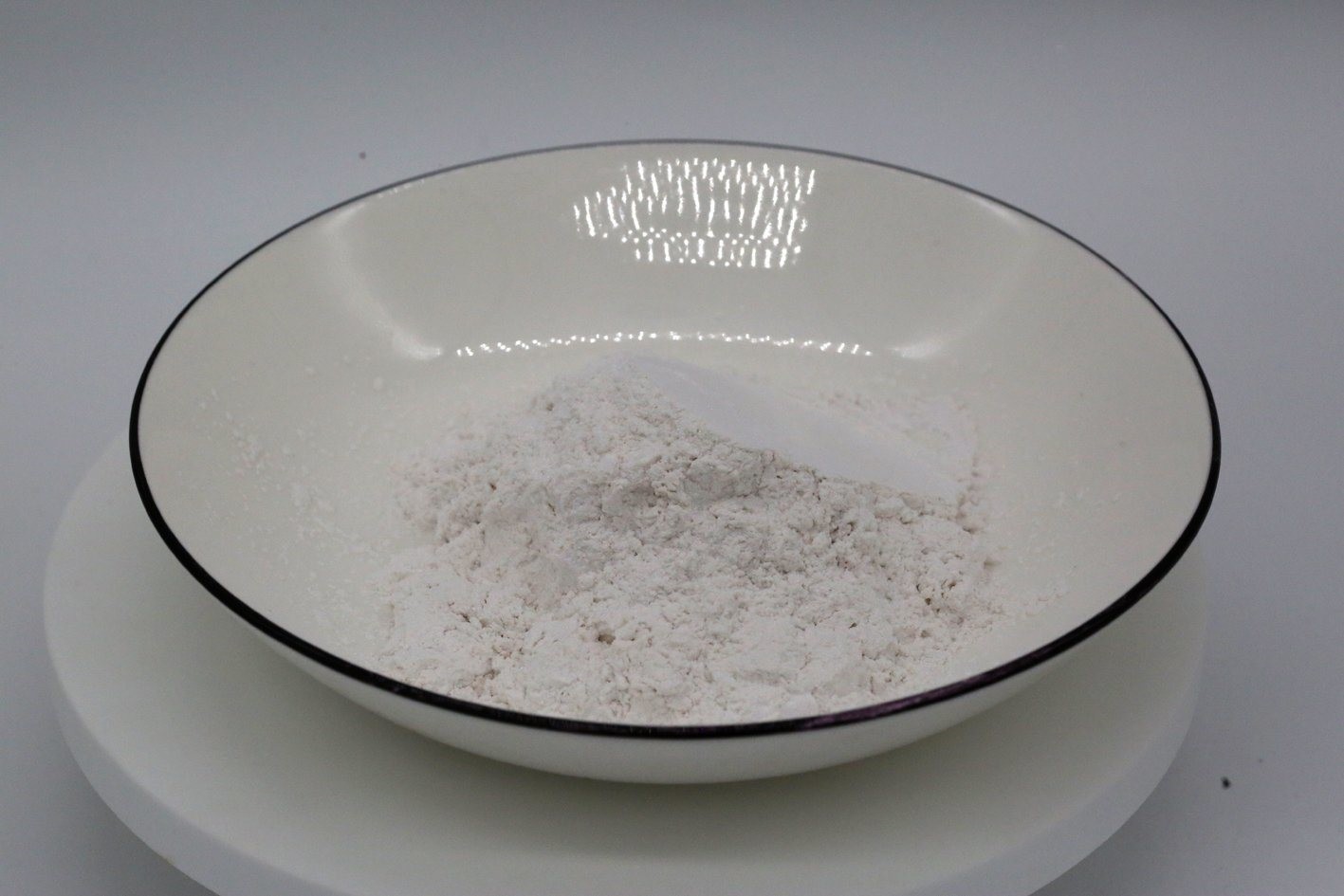 Practical White Mica Pearl Powder High Flash Flake Shape 10-60um