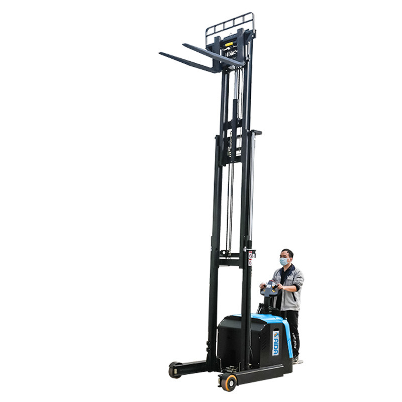 China Rider Battery Operated electric Reach Truck , Multi Directional Reach stacker 5000lbs on sale