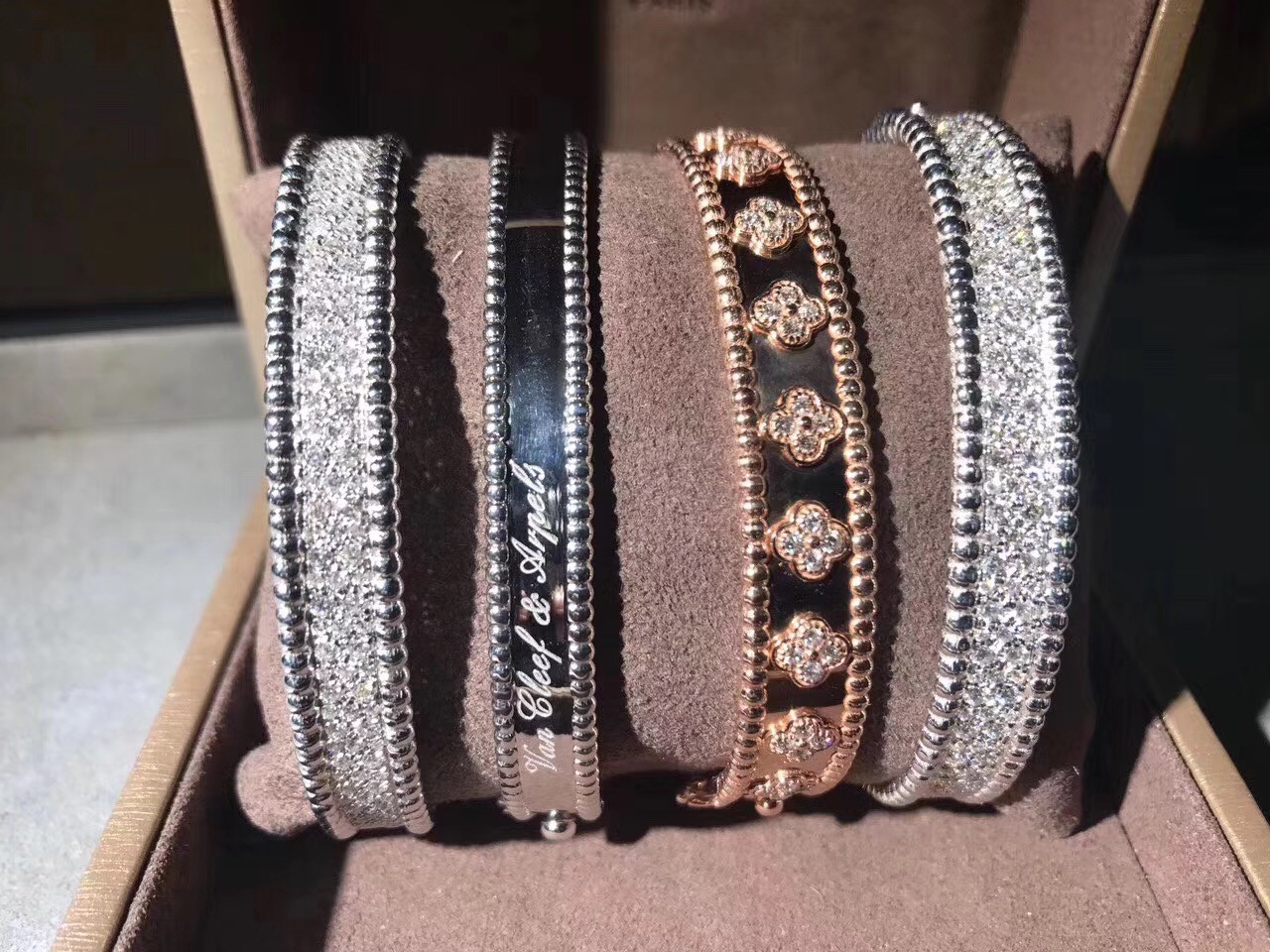  van cleef estate jewelry Shining 18K Pink Gold Van Cleef And Arpels Diamonds Bracelet Medium Model Manufactures
