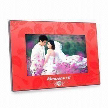 Digital Photo Frame with 800 x 480 Pixels High Resolution and Gravity Sensor Function Manufactures
