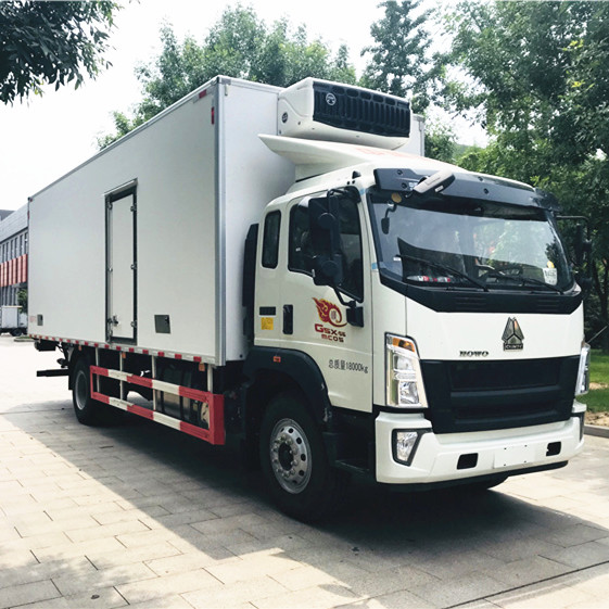 China New HOW0 12-15 tons meat freezer truck refrigerated box truck for sale, HOT SALE! best price HOWO cold room box truck on sale