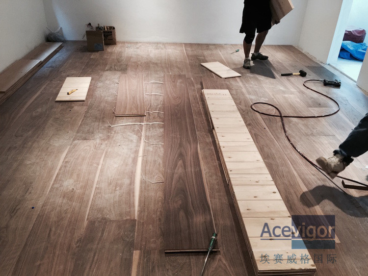  Customized 20/6 x 300 x 2200mm AB grade American Walnut Flooring for Philippines Villa Project Manufactures