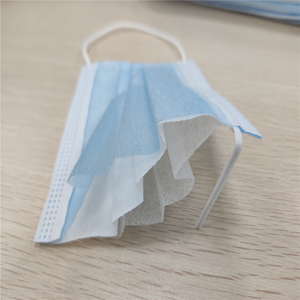  19.5*7.5cm Small Size Convenient 3 Ply Non Woven Face Mask Manufactures