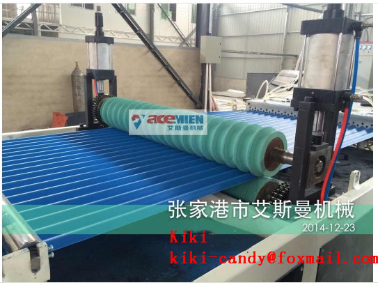  400kg/h PVC Glazed Tile Roll Forming Machine / Plastic Roof Tile Extrusion Machinery 2000m/24h Manufactures