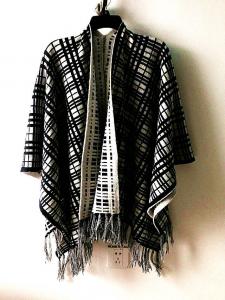Womens's fashion jacquard poncho with tassel long sleeve sweater Lady's plaid sweater