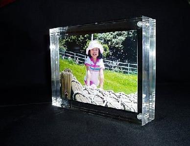  Beautiful Shape Clear Acrylic Picture Frames With Reasonable Price Manufactures