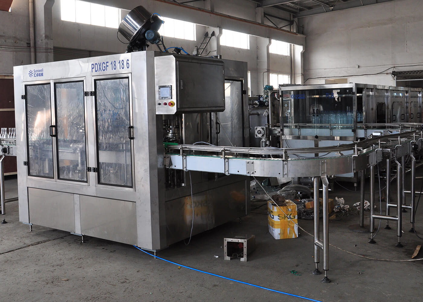China SS PET / Glass Bottle Carbonated Filling Machine , Liquid Packaging Equipment on sale