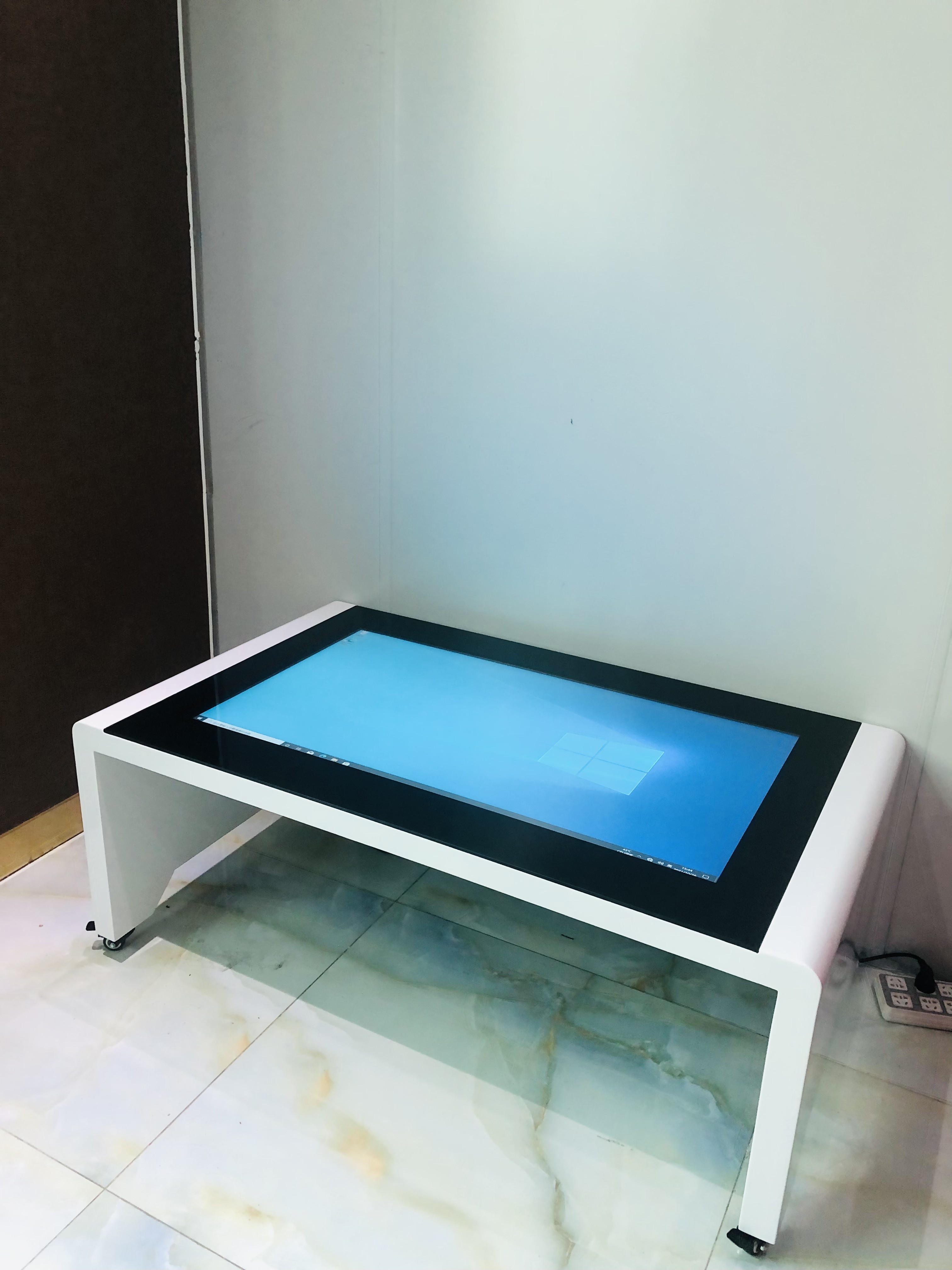 Waterproof 43in TFT LED Capacitive Touch Game Table 1920x1080 Manufactures