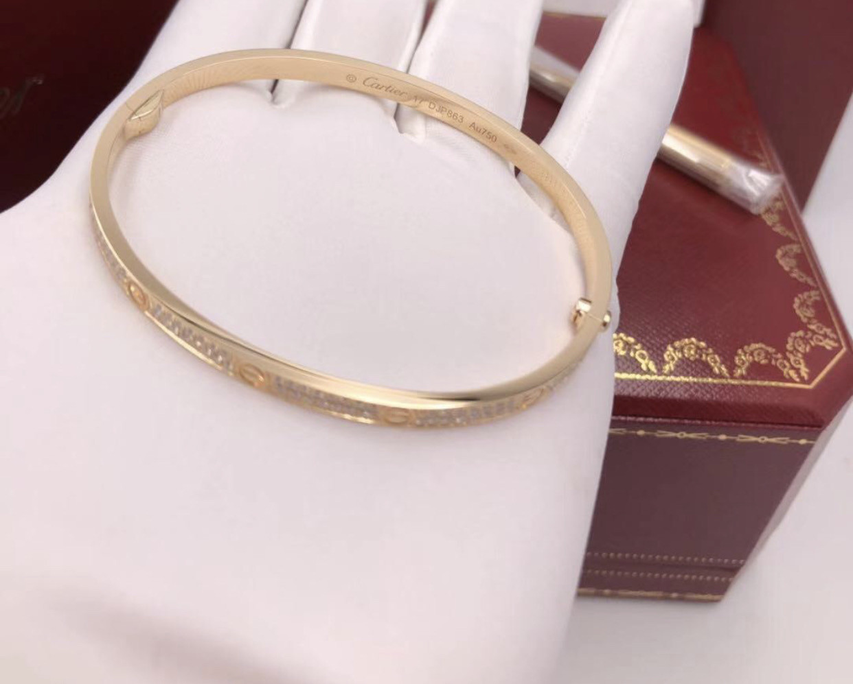  Vintage 18K Gold Diamond Bracelet Manufactures