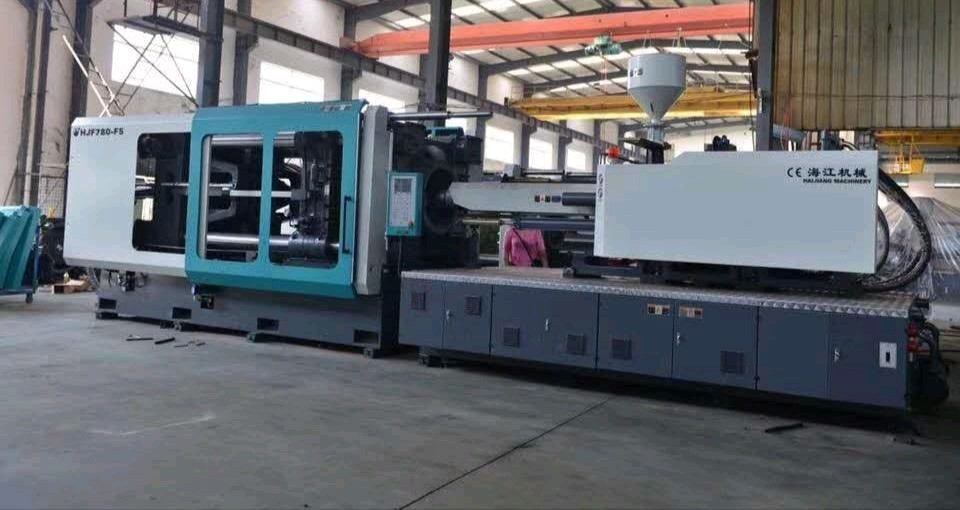 Customized H13 Steel Injection Molding Machine With Water / Oil Cooling System