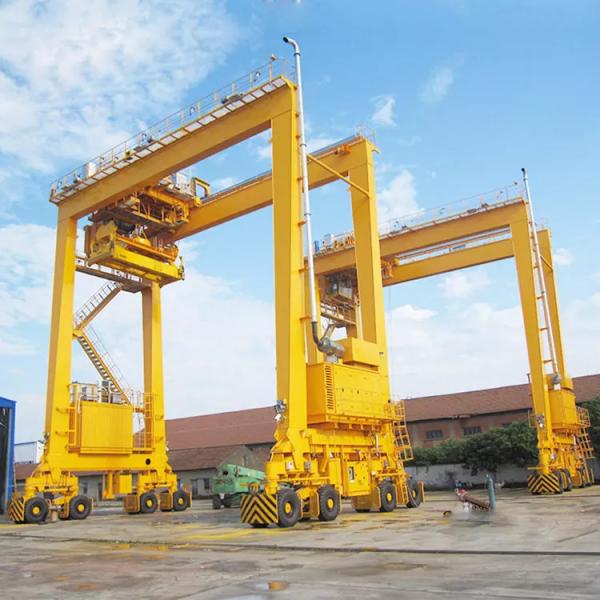 Quality Heavy Duty 5 - 500t RTG Rubber Tyre Gantry Crane For Outdoor boxed shape for sale
