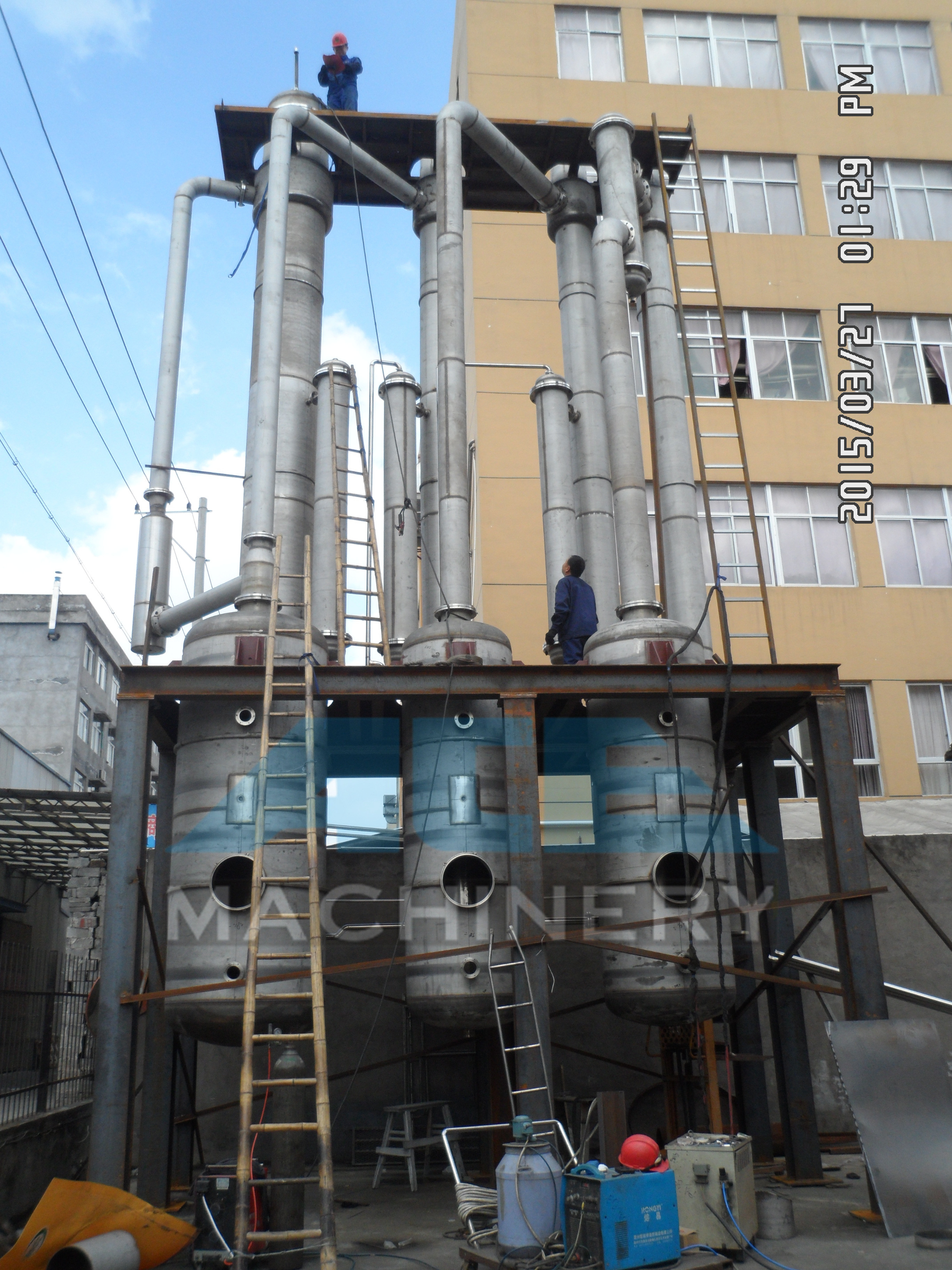  Herbal Extraction High-Efficiency Triple-Effect Falling Film Thermal Evaporator Manufactures
