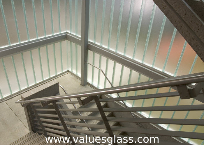  Low Iron Tempered U Shaped Glass 262(W)X60(H)X7(T) Mm Dimension Building Material Manufactures