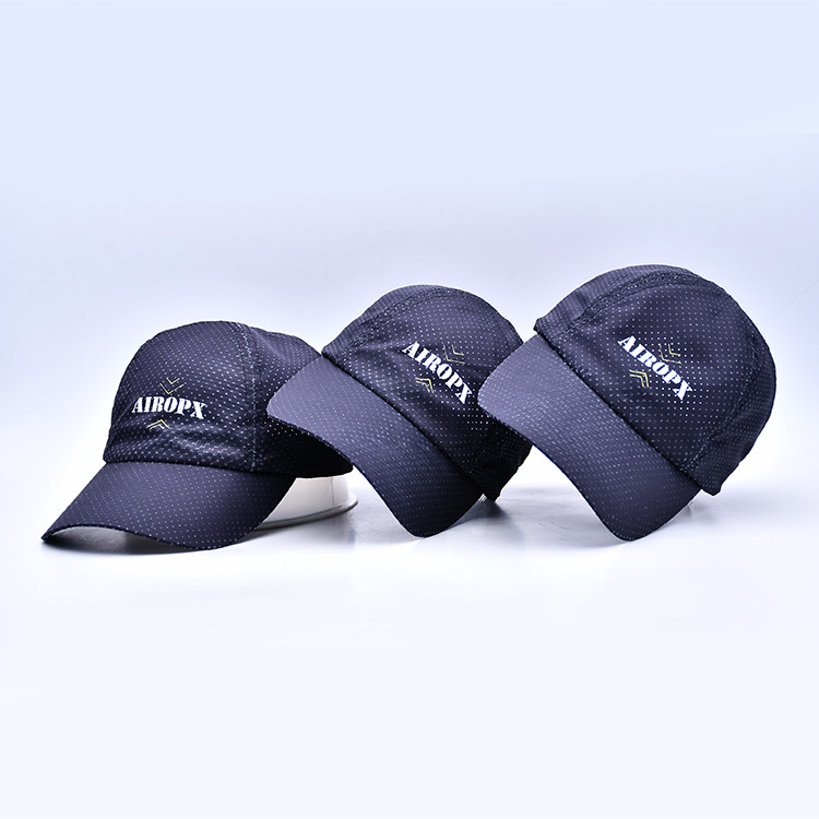  Unisex Breathable Sport Golf Caps Customized Flat Embroidery Logos Manufactures
