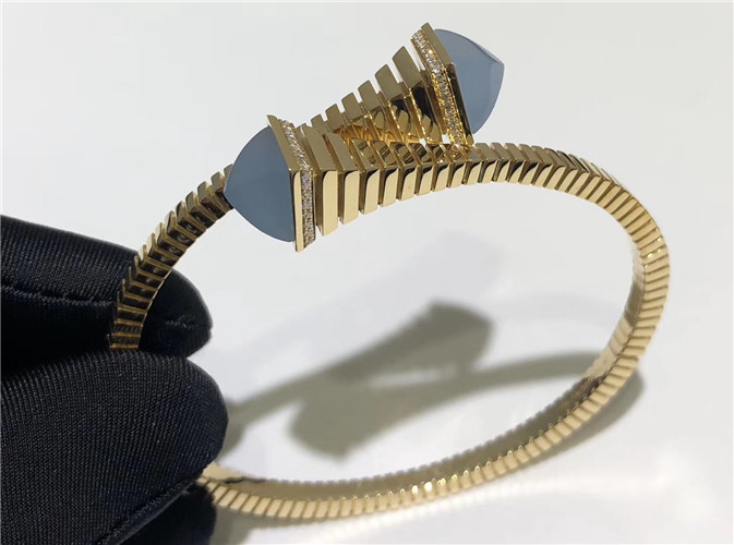   jewelry wiki Thick Slip On CLEO-B3 18 Karat Gold Diamond Bracelet good brand jewelry Manufactures