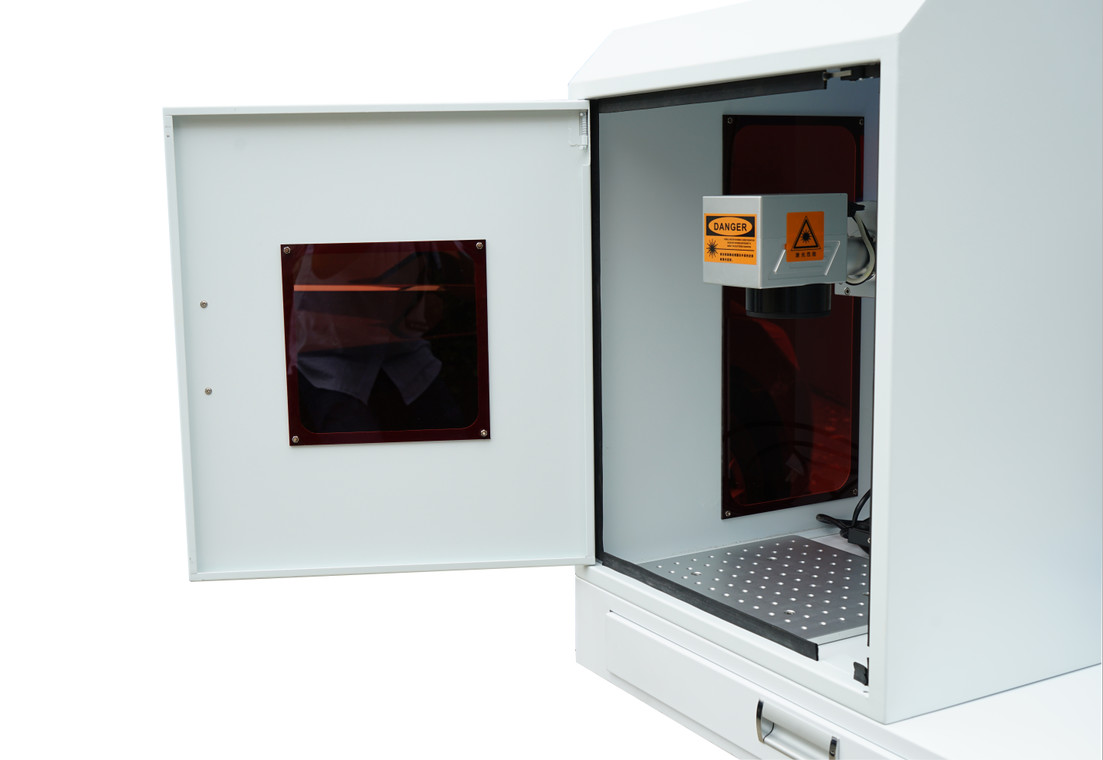  High Precision UV Laser Marking Machine Tiny Focus Beam Spot 14000mm / s Speed Manufactures