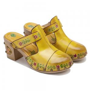 China Yellow Fashion Women Sandals Floral T-Strap Ladies Leather Clogs Sandals on sale