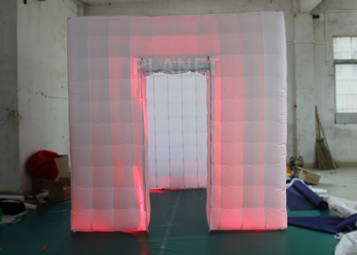  Outdoor Inflatable Photo Booth Double Triple Stitches Customized Color Manufactures