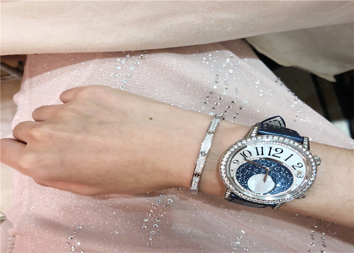  Unisex 18K Gold Diamond Jewelry , Cartier Love Bracelet Diamond Paved Manufactures