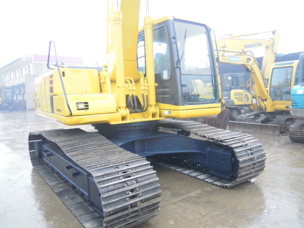 China 20 Tonne Used Crawler Excavator Komatsu , Used Earthmoving Equipment For Sale  on sale