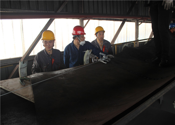 China Heat Resistance Conveyor Belt Vulcanizer For Steel Plant 1200 Mm Platen on sale