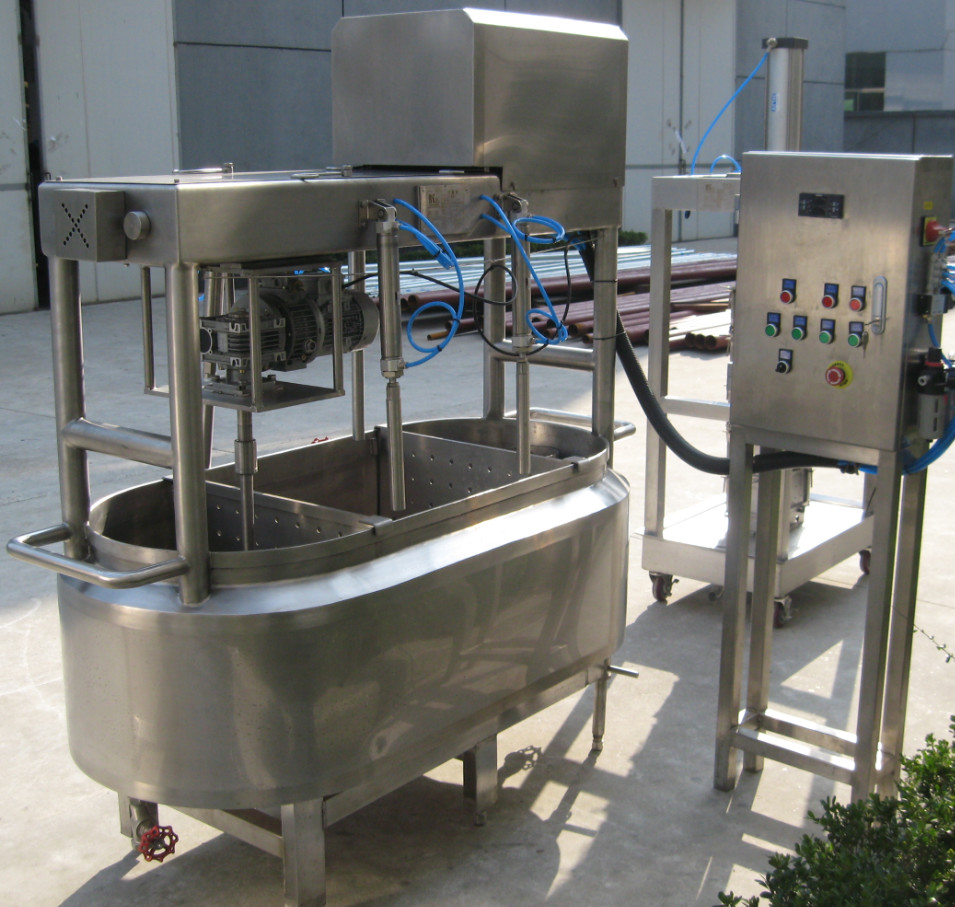 Quality 1000L/1500LSUS304 industrial cheese making machine with heating, cooling jacket and agitator for white cheese 500g size for sale