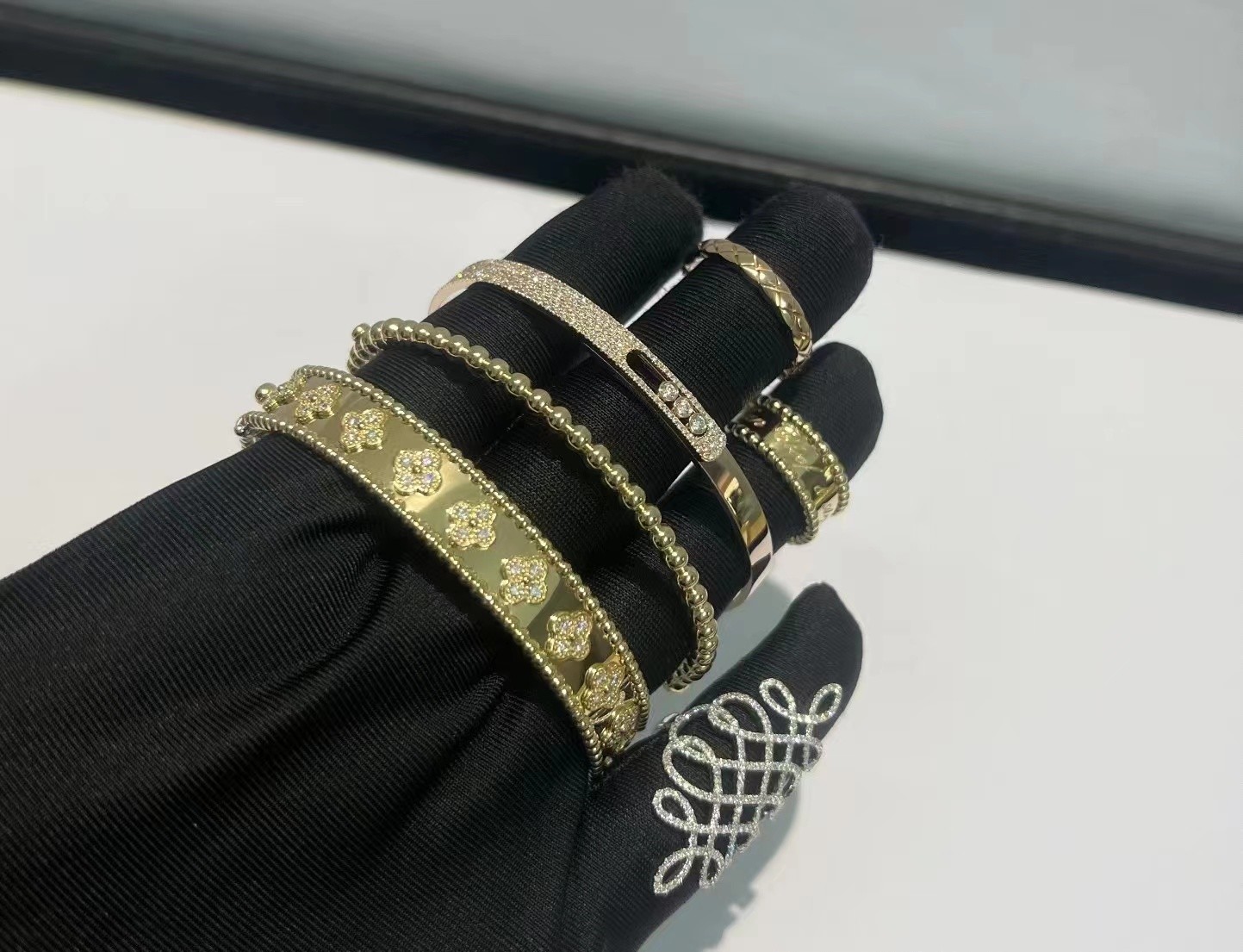  luxury 18k Gold Diamond Jewelry vVS diamond Bulgari Bracelet for Party Gift Manufactures