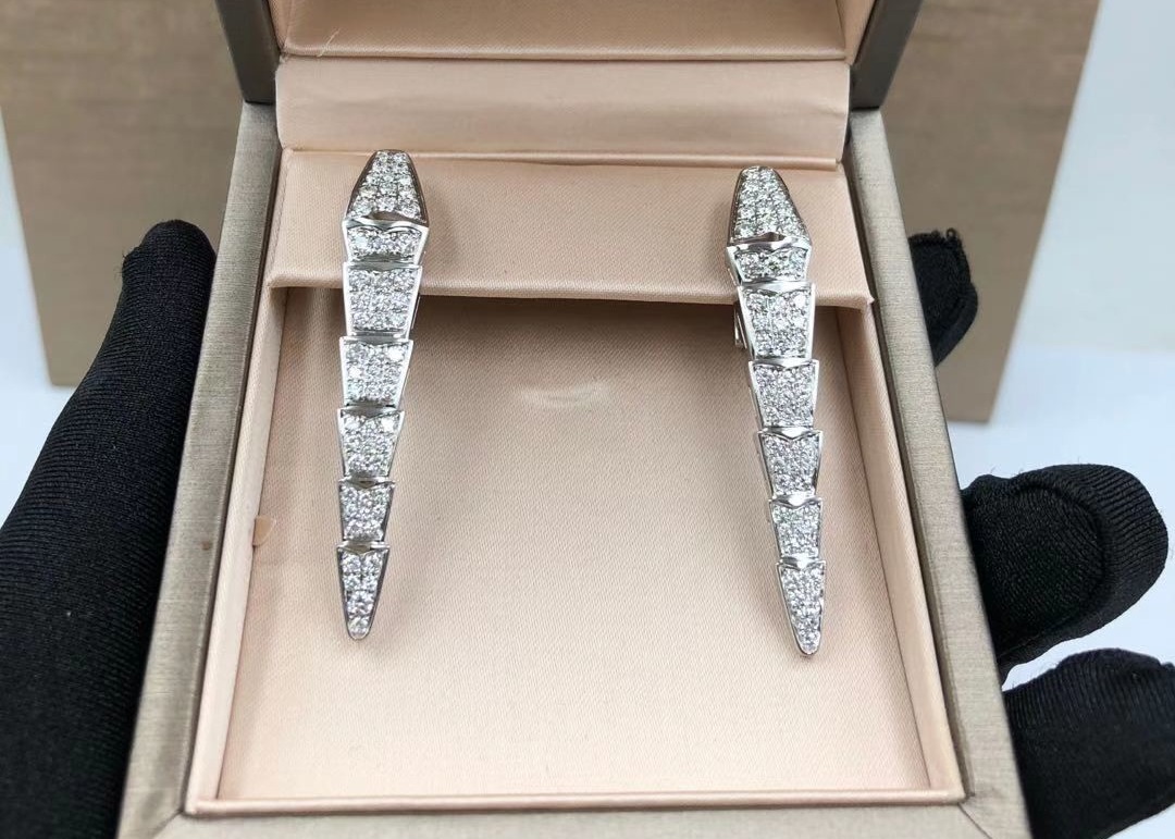  Luxury 18 Carat White Gold Diamond Earrings VVS Diamonds Bvlgari Serpenti Viper Earrings Manufactures