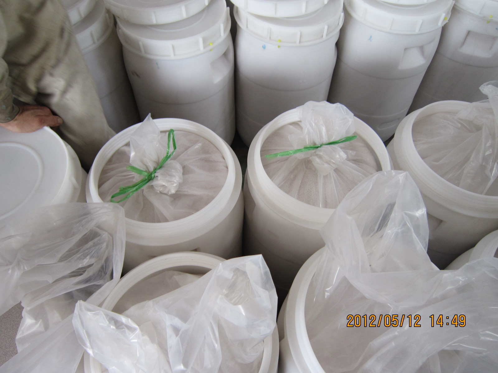  Calcium Hypochlorite factory supplier/bleaching powder calcium hypochlorite for water treatment Manufactures
