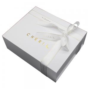  Custom Logo Printing Wholesale Large White Magnetic Gift Box With Ribbon Manufactures