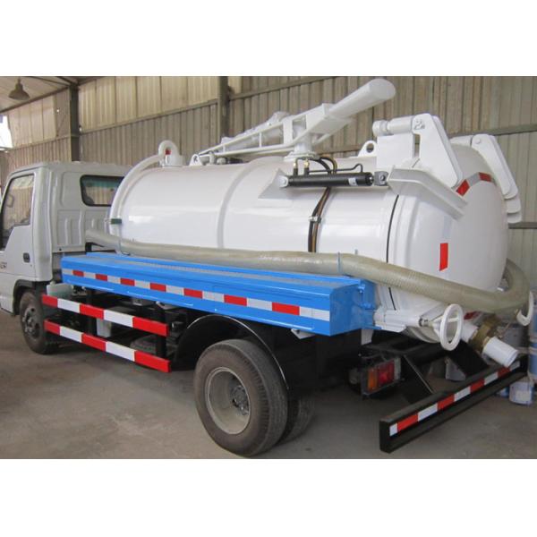 5-6CBM LHD 4X2 Sewage Suction Truck , Combination Sewer Cleaning Truck