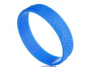  Lettering Raised Pure Color Friendship Custom Silicone Rubber Wristbands Manufactures