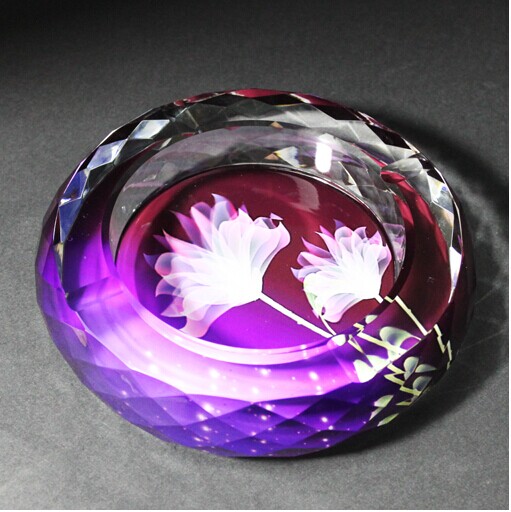 Beautiful  Round Shape Crystal Ashtray