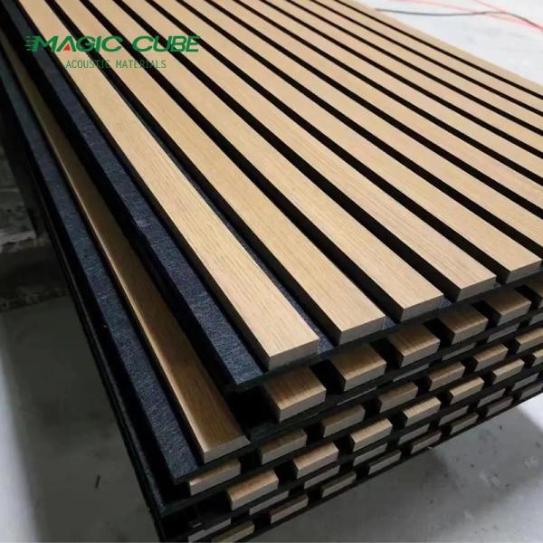 Auditorium Vertical Slatted Wall Panels Akupanel Hout Recycled Felt Wall Panels