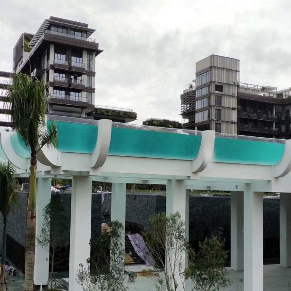 Outdoor Swimming and Diving Pool with 100% Pure Lucite Acrylic by Sublue Dive Pools