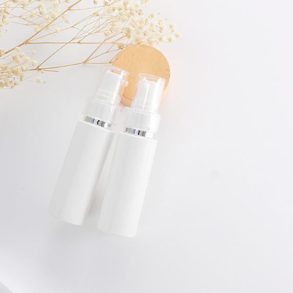 80ml Flat Shoulder Cosmetic White Lotion Pump Bottle
