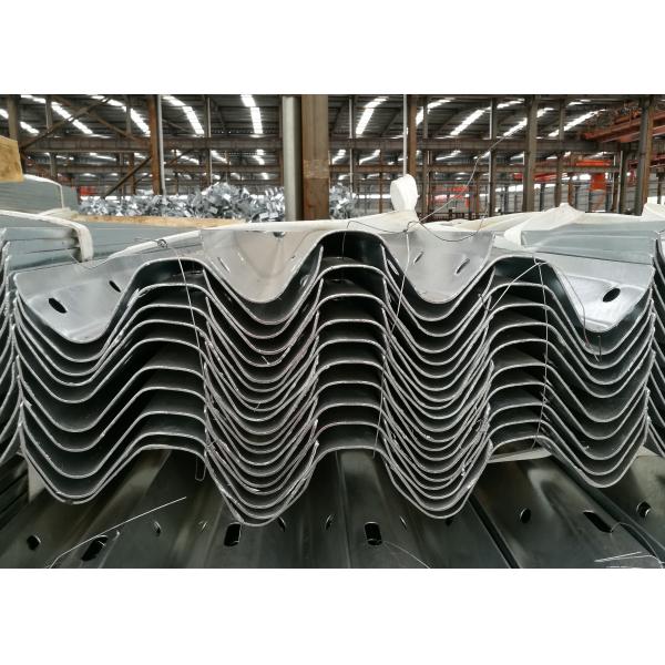 Metal Highway Thrie Beam Guardrail Hot Dipped Galvanized Plastic Sprayed