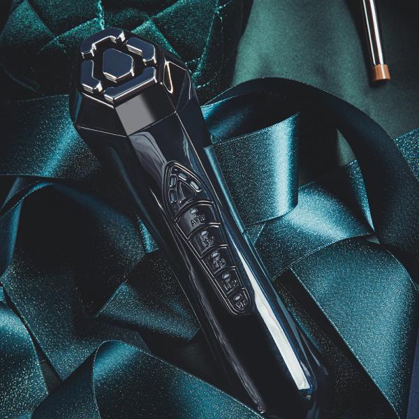 4 Gears 90KHZ Red Blue Green Led Light Therapy Device