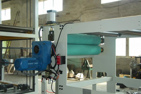 Conical Twin Screw PVC Sheet Extrusion Line 800kg/H Output Capacity Accurate Color Controling