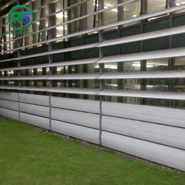 Silver Decoration Aluminum Sun Shade System Louvers European Standard Strip Sunshade Panel