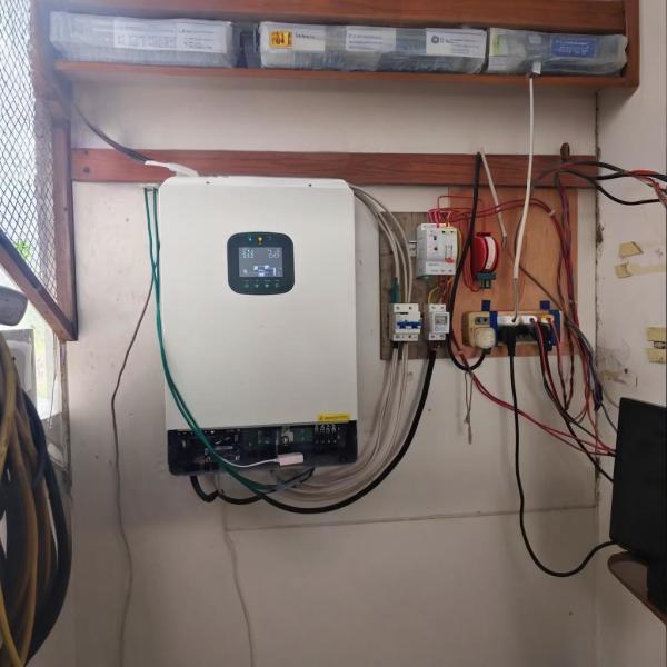 Clean Energy Hybrid Power Solution For Residential / Light Commercial for Distributors and OEM Orders