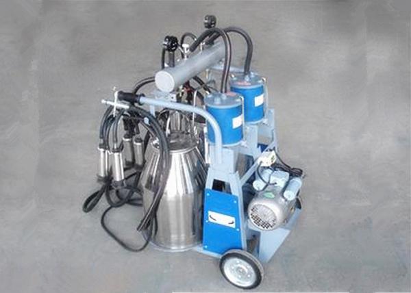 Quality Piston - Type Double Bucket Mobile Milking Machine With 1440 Rpm / Min for sale