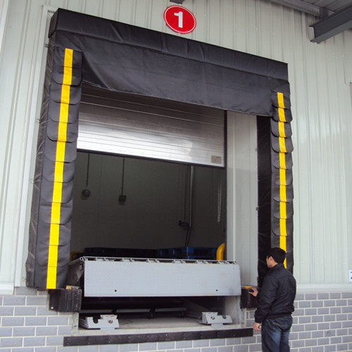Durable Loading Dock Door Seals And Shelters For Industry With Warning Stripe
