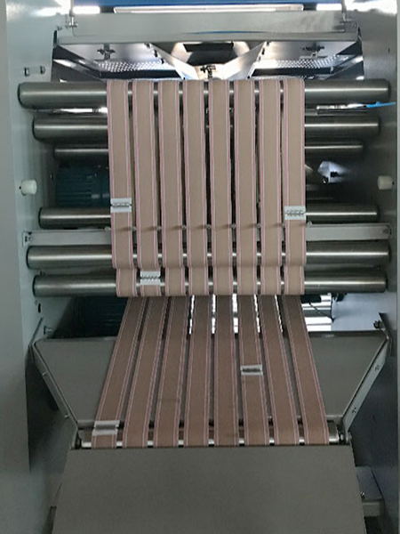 AOZHI Brand for Hotel and Restaurant Use Folder Commercial Laundry Equipment Towel Folding Laundry Machine to Fold Towels